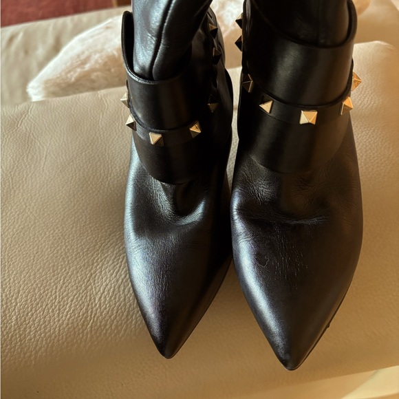 VALENTINO ROCKSTUD OVER THE KNEE KITTEN HEEL LEATHER BOOTS - Picture 11 of 11